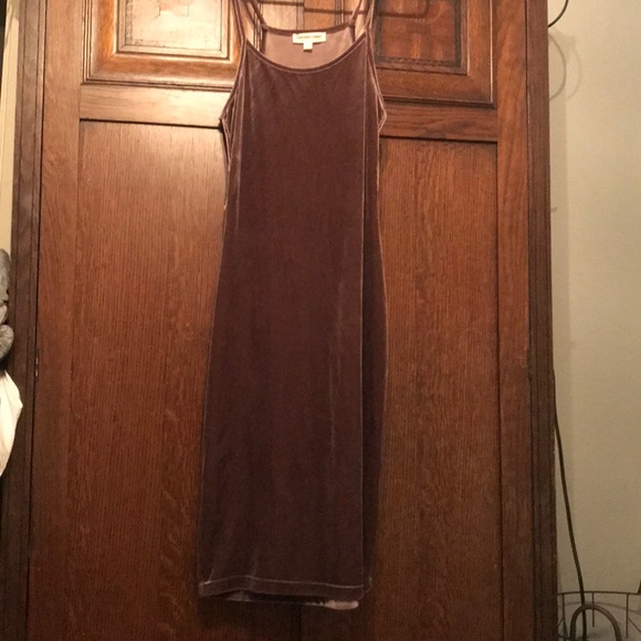 Muted dark purple velvet dress. - Picture 4 of 4